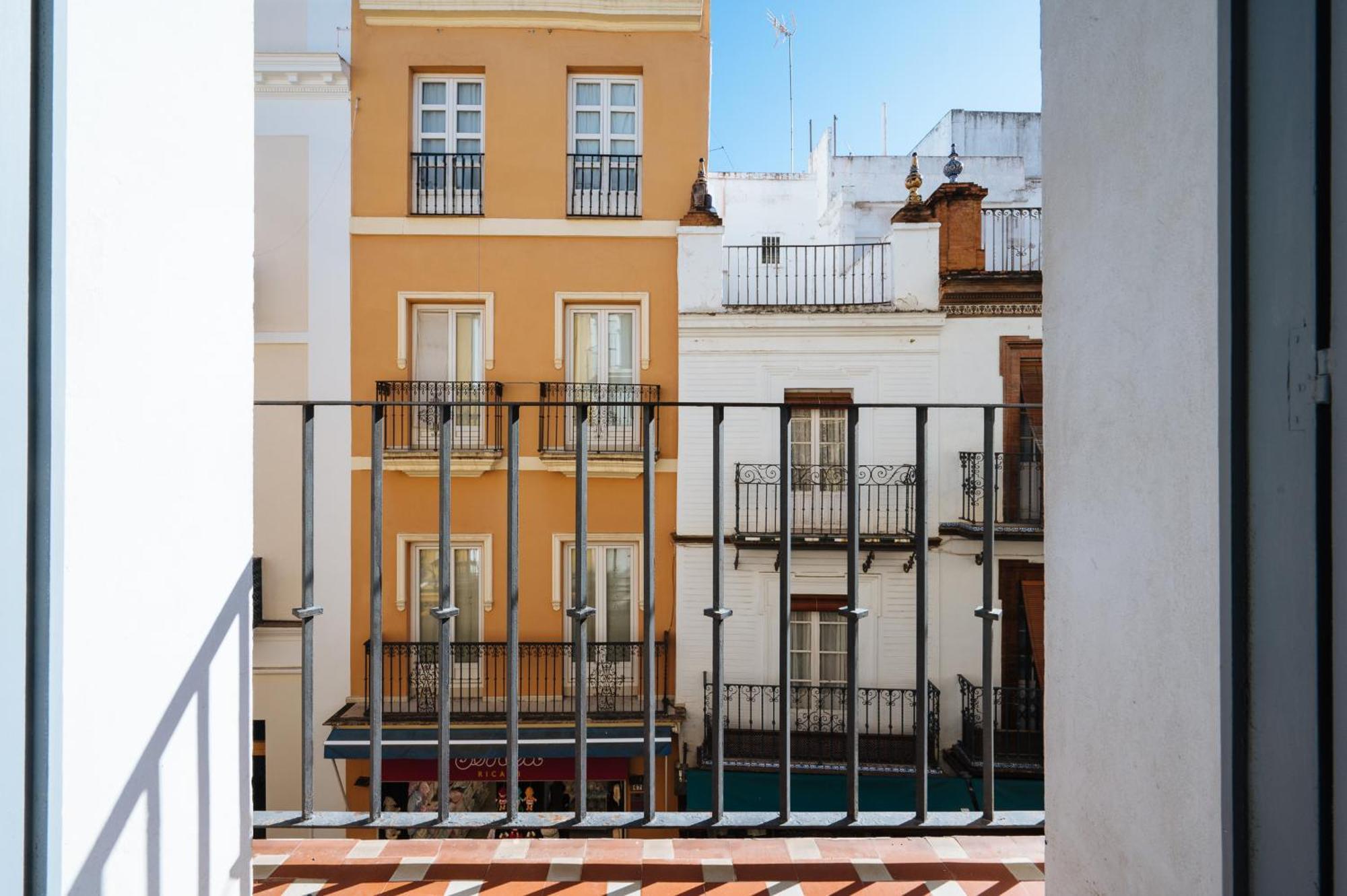 Ferienwohnung Sierpes 54, By Homing U Sevilla Exterior foto